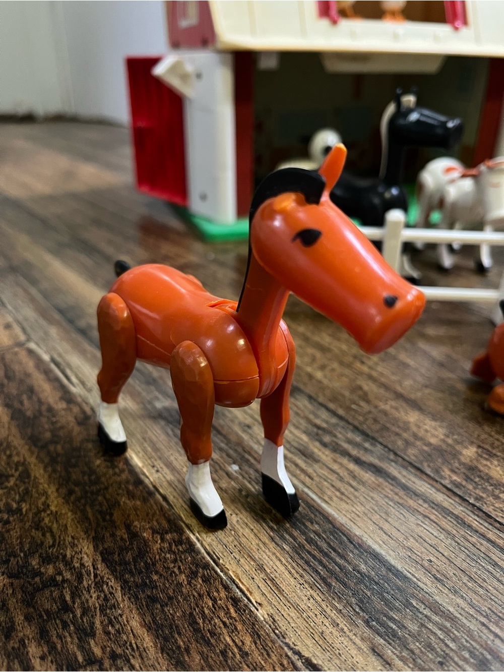 Vintage Fisher Price barn, tractor and farm animals - Picture 7 of 12